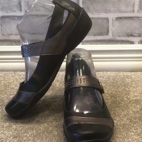 Taos Mary Jane Flats - Picture 3 of 9